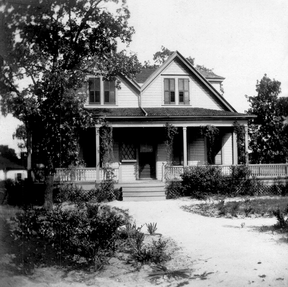Oaks Cottage historical photo